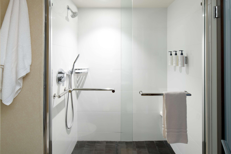 Bathroom 13