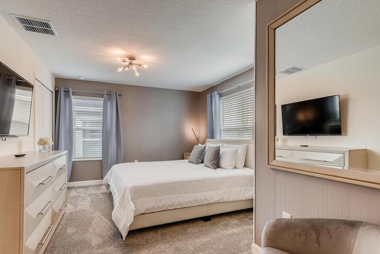 Room 2, 8985 CC - 5 Bedrooms Townhome Retreat, Osceola