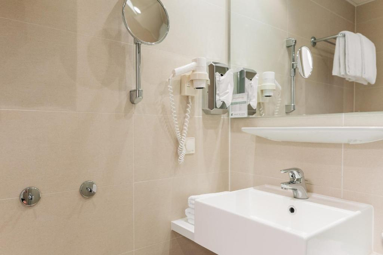 Bathroom 16