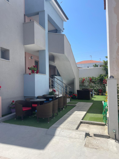 Others 5, Villa Alimos, Central Macedonia