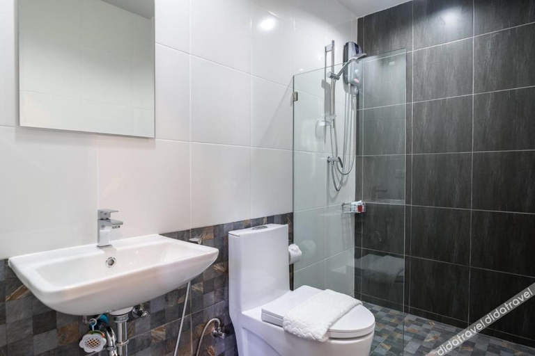 Bathroom 4, PP Grand Kamala Hotel, Phuket Island