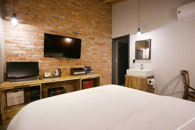 Bedroom 3, Cheonan Hotel 69, Cheonan