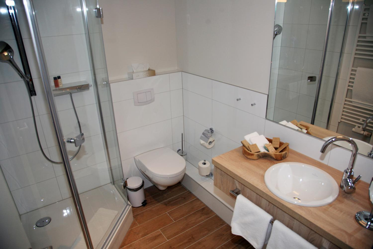 Bathroom 3, Hotel Alter Kornspeicher, Mecklenburgische Seenplatte