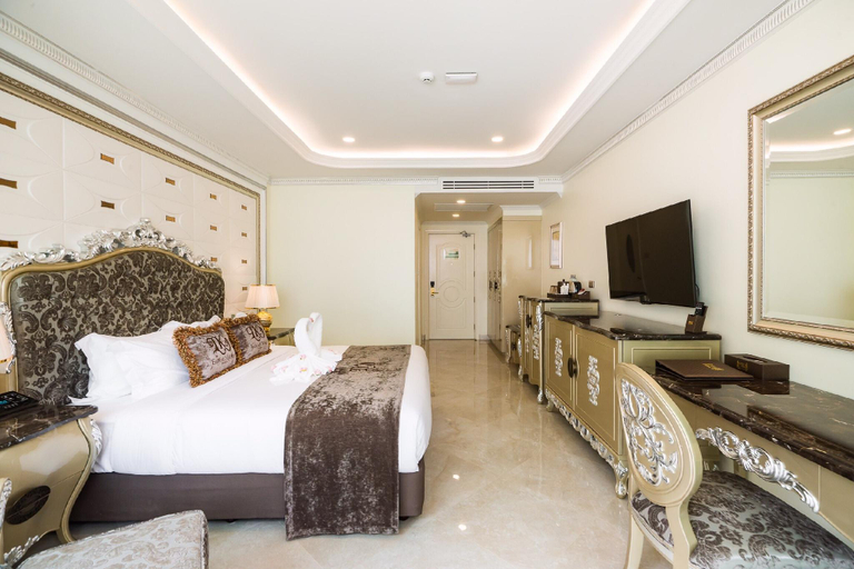 Bedroom 5, LK Emerald Beach, Pattaya