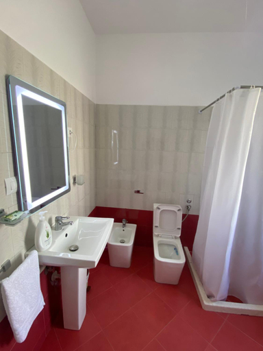 Bathroom 3, Vila Nea, Beratit