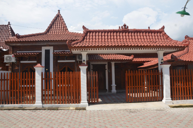 Exterior & Views, Capital O 93719 Homestay Omah Bidadari, Klaten