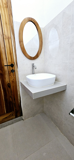 Bathroom 5, Salt & Light Labuan Bajo, West Manggarai
