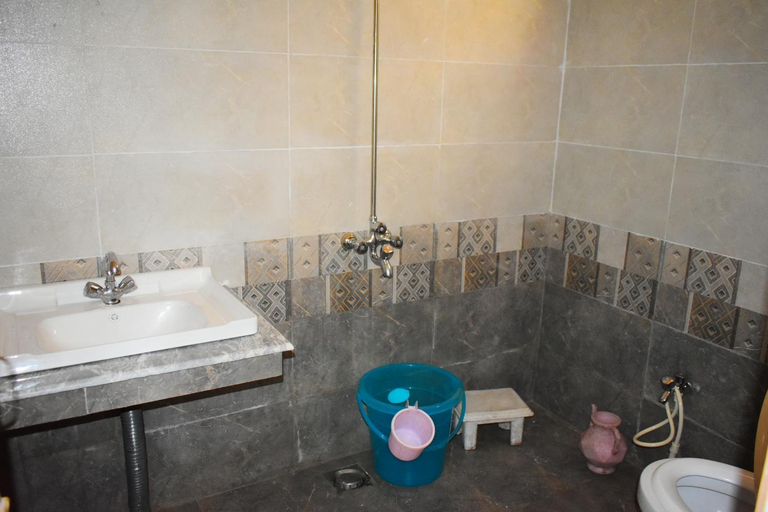 Bathroom 3, Lahore Hotel And Restaurant Shogran, Hazara
