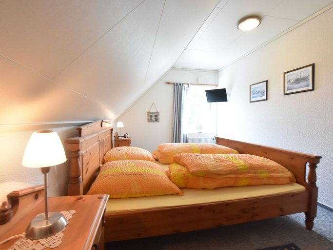 Bedroom 2, Wohnung in Wittenbeck mit Terrasse, Rostock