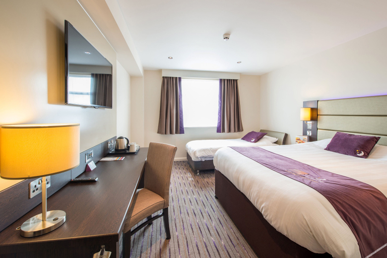 Bedroom 2, Premier Inn Great Yarmouth West - A47, Norfolk