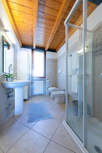 Others 3, Le Olive 8 4 Apartment by Wonderful Italy, Brescia