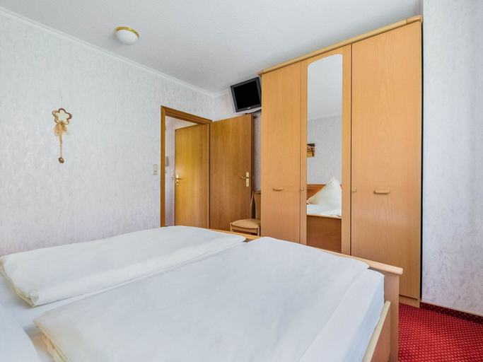 Bedroom 2, Ruhiges Apartment in Schwalefeld mit Garten, Waldeck-Frankenberg