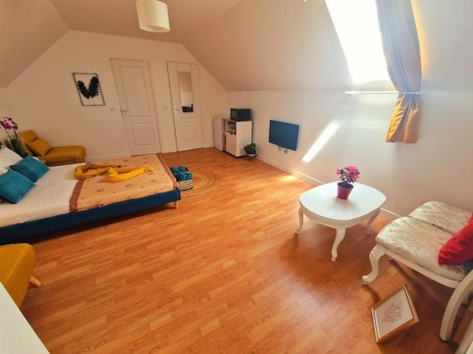 Bedroom 2, Belle chambre d'hotes cosy proche Disneyland, Seine-et-Marne