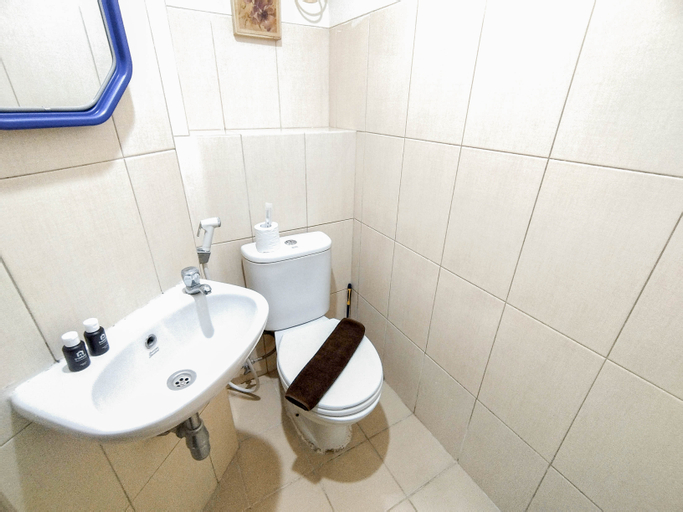 Bedroom 2, Homey and Pleasant 2BR at Pavilion Permata Apartment By Travelio, Surabaya