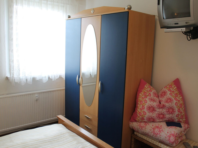 Bedroom, Gemutliche Ferienwohnung mit Garten in Walkendorf, Rostock