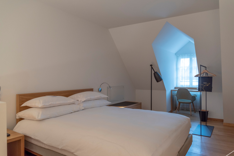 Bedroom 2, Hotel Caspar, Muri