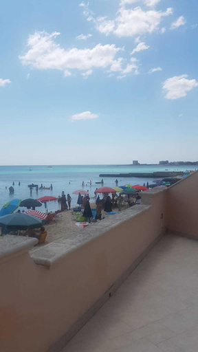 Others 4, Villa Ciccarese dentro la spiaggia, Lecce