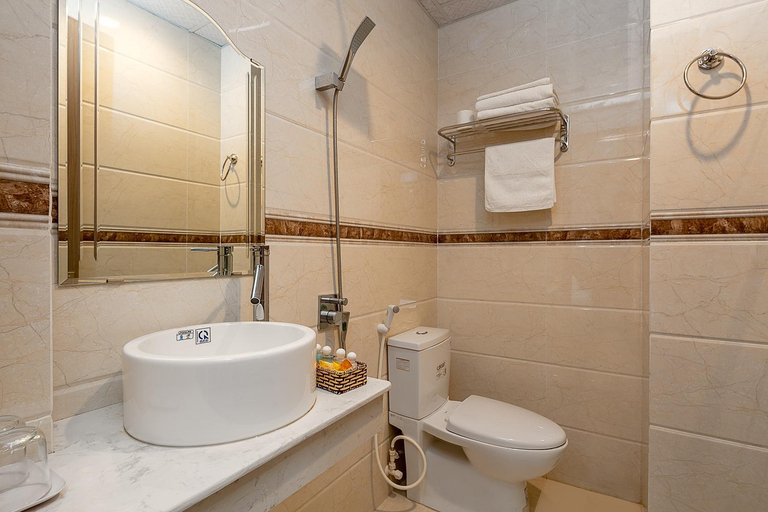 Bathroom, Duong Gia Hotel DN by - BAY LUXURY, Da Nang