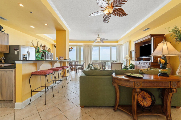 Food & Drinks, La Playa 502, Escambia