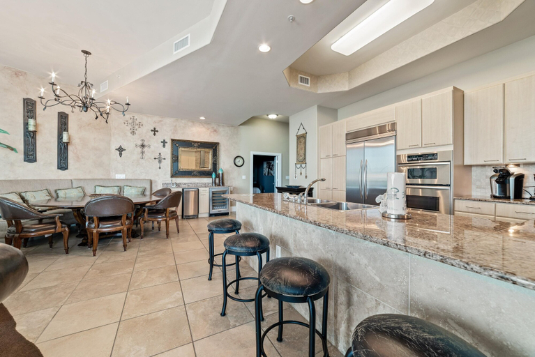 Food & Drinks 4, Caribe Penthouse D107, Escambia