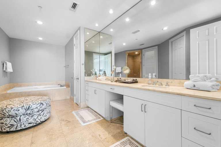 Bathroom 3, Mediterranean East 401, Escambia