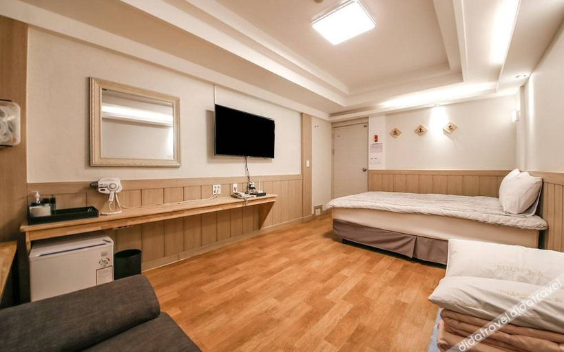 Bedroom 2, Donghae Buyeong Motel, Donghae