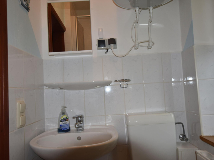 Bathroom, Quaint Bungalow in Reddelich near Baltic Sea Coast, Rostock