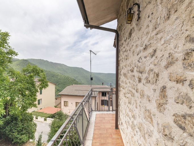 Balcony 2, Belvilla by OYO Casa Polino, Terni