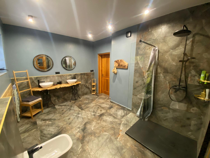 Bathroom 3, Dolina Rastoki, Cieszyn