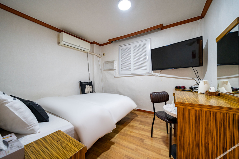 Bedroom 5, Achasan Station Ihwa, Gwang-jin