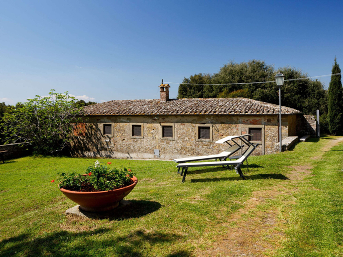 Exterior & Views, Elegant 2-bedroom Holiday Home in Tuscan, Arezzo
