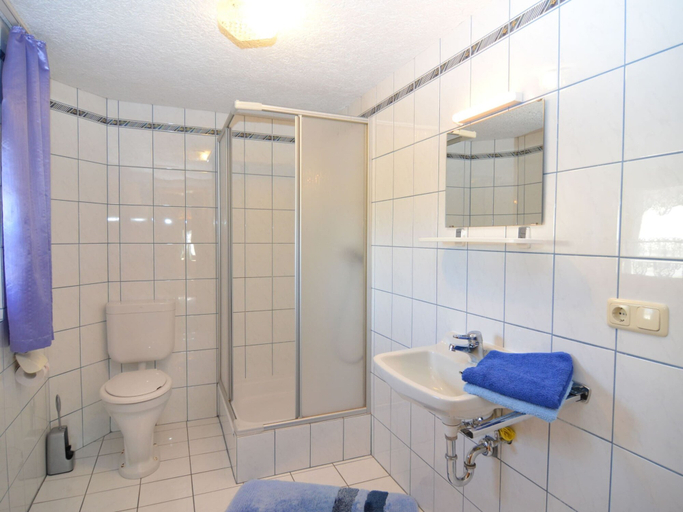 Bathroom 5, Lovely Holiday Home in Viechtach near Forest, Regen