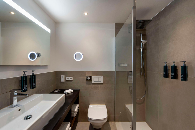 Bathroom 9