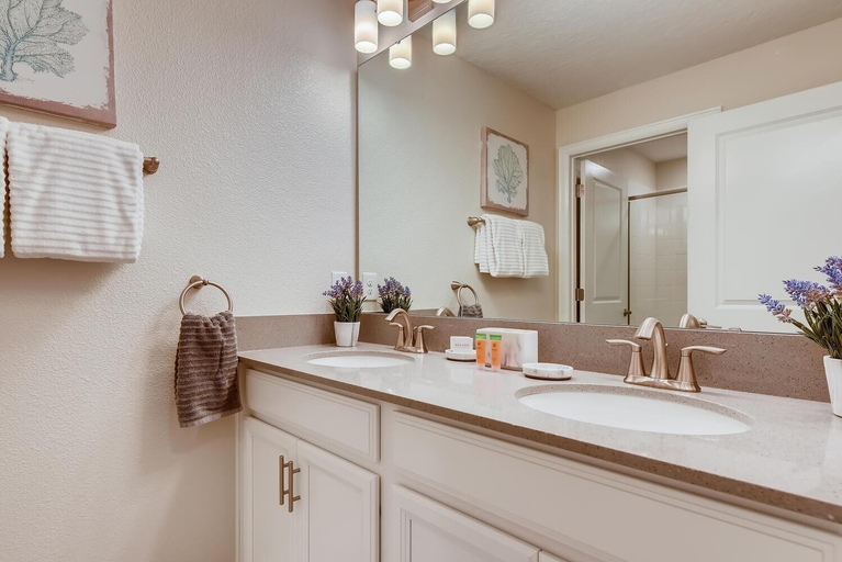 Bathroom 3, 4808 LL Magical 4BR Disney Townhome Pool, Osceola