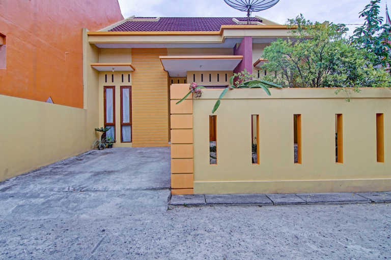 Exterior & Views 2, OYO 2264 Hotel Penginapan Citra Syariah, Bukittinggi