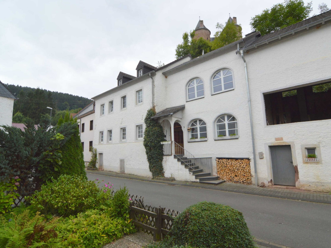 Exterior & Views 1, Very comfortable house with bathrooms and a garden, Vulkaneifel