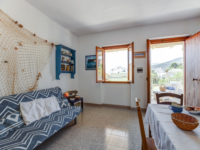Others 4, Restful Apartment in Cala Gonone with Balcony near Sea Beach, Nuoro
