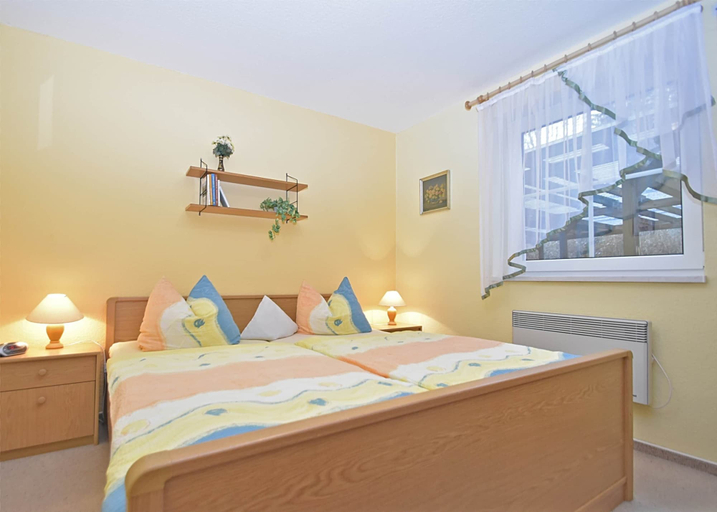Bedroom 3, Stylish Apartment in Sohl With Terrace, Vogtlandkreis