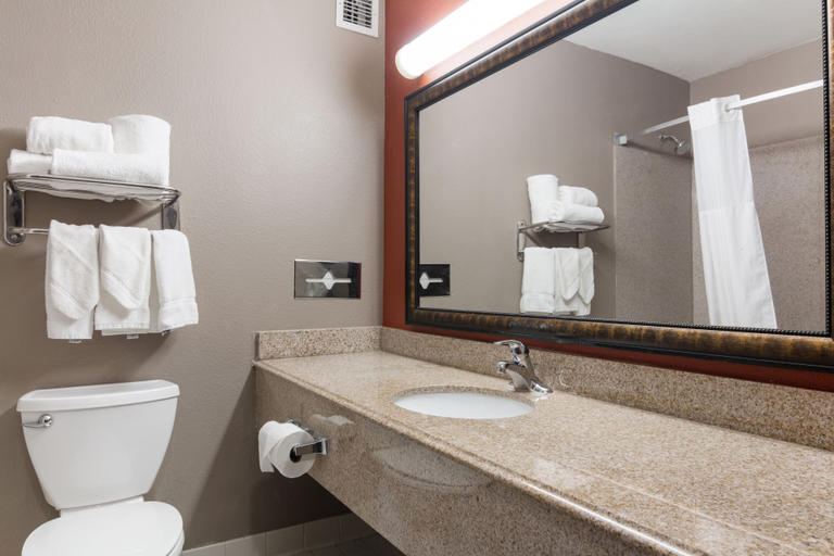Bathroom 4, LeBossier Hotel, Bossier