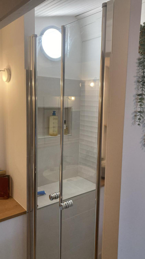 Bedroom 2, Petit Cocon entre terrasse et piscine, Bouches-du-Rhône