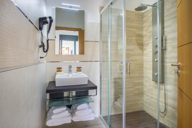Bathroom 5, Enxurros House, São Vicente