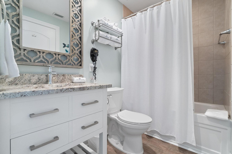 Bathroom 4, Indigo East 1702, Escambia