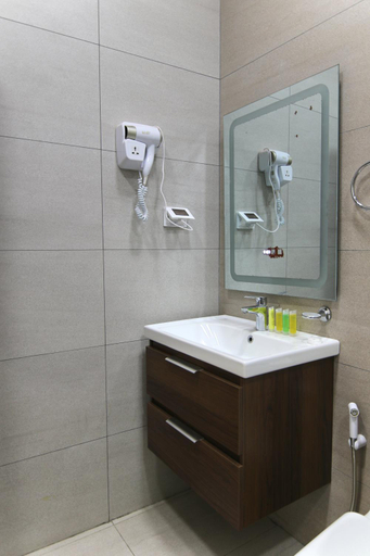Bathroom 4, Sindyan Resort, Ardhah