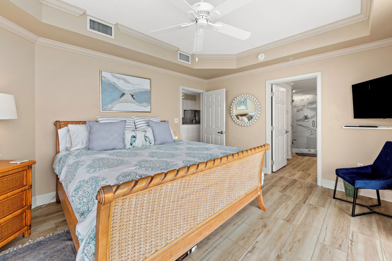 Bedroom 5, Elegant 4BD 4Ba With Stunning Ocean Views and Direct Beach & Pool Access, Walton