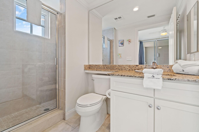 Bathroom 4, Indigo West 1202, Escambia