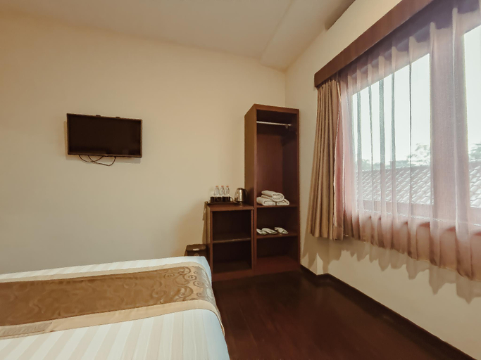 Bedroom 8