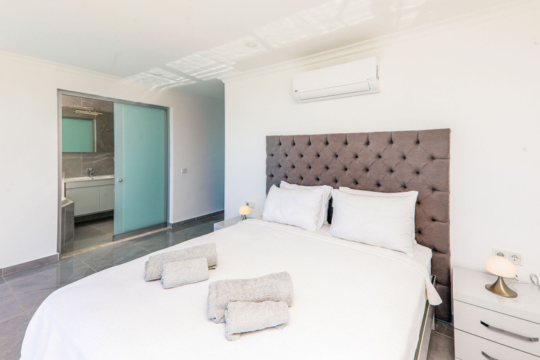 Room 2, Villa Kajaim Sleeps 8 With Pool, Kaş