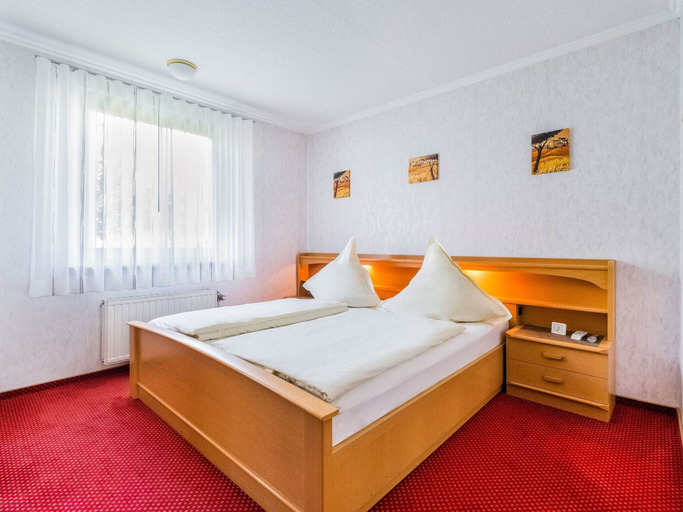Bedroom 4, Ruhiges Apartment in Schwalefeld mit Garten, Waldeck-Frankenberg
