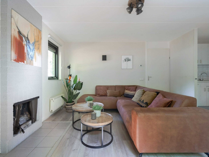 Others 4, Woodland Bungalow w/ Pool, Epe