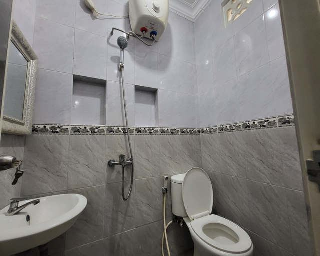 Bathroom 5, Wisma Anisa Syariah By SIHA Hospitality, South Tangerang